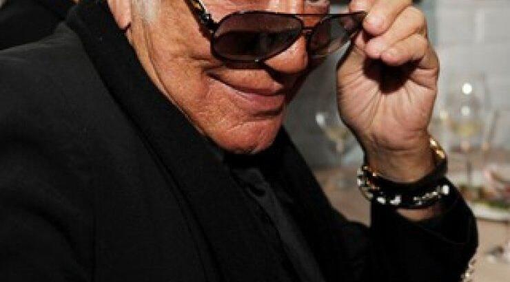 Προς πώληση ο οίκος Roberto Cavalli;