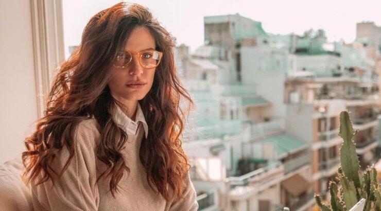 Απίστευτο! Η Χριστίνα Μπόμπα έκανε μόνη της τεστ κορωνοϊού σε στενή της φίλη για να μπει στο σπίτι της [βίντεο]