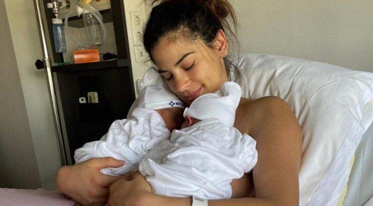 Χριστίνα Μπόμπα: Το βίντεο μέσα από το μαιευτήριο που εντοπίσαμε και η ιδιαιτερότητά του