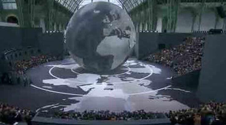 Tο video από το show του οίκου Chanel