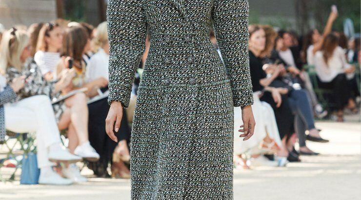 Chanel Haute Couture AW17: το μαγευτικό σόου κάτω από τον πύργο του Άιφελ και η βράβευση του Karl Lagerfeld