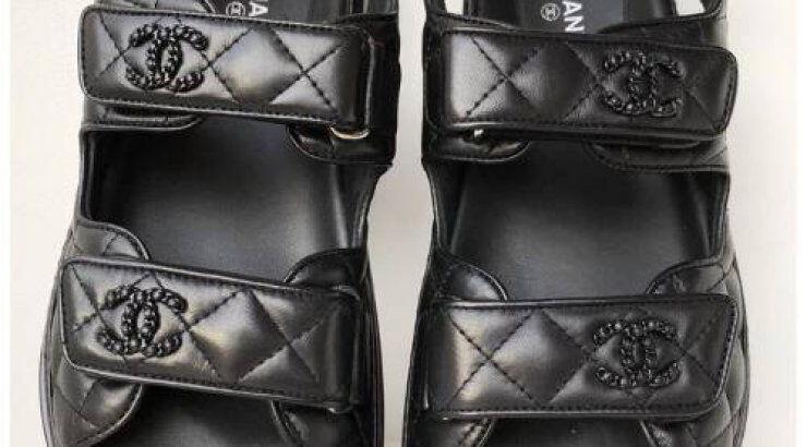 Ο οίκος Chanel λανσάρει τα ungly sandals για το καλοκαίρι