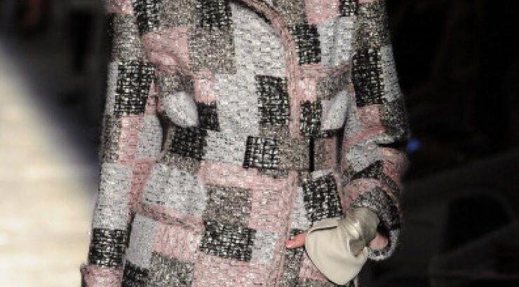 Chanel: Γιατί τα ρούχα του οίκου δεν πωλούνται οnline;