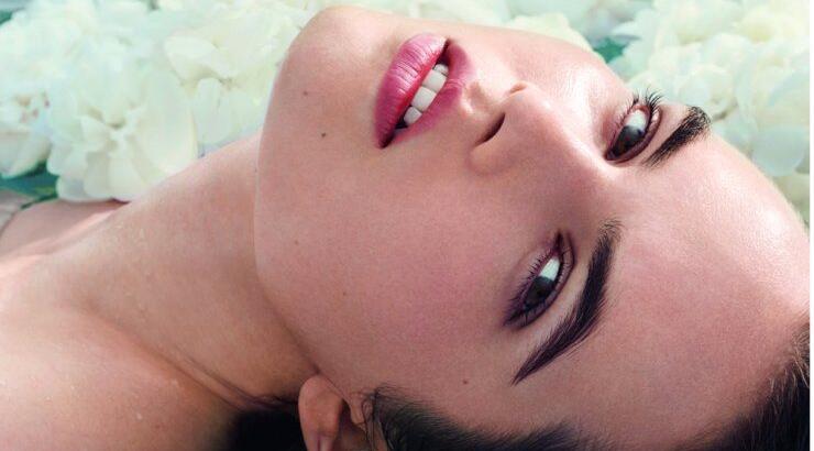 Ενυδάτωσε την επιδερμίδα σου με μια υπέροχη ρευστή κρέμα για έξτρα λάμψη