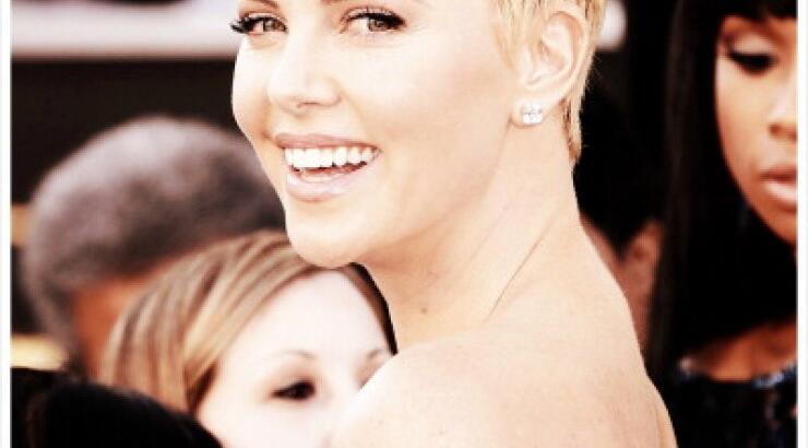 Νέος σύντροφος για την hot Charlize Theron