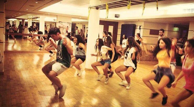 Μικροί και μεγάλοι χόρεψαν ενάντια στα ναρκωτικά