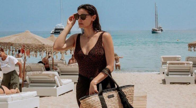 Χριστίνα Μπόμπα: Βρήκαμε το μπικίνι που φόρεσε και κοστίζει 30 ευρώ