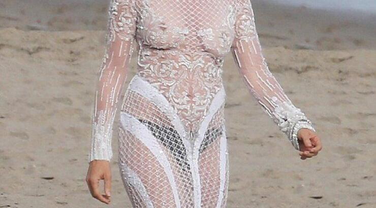 Cindy Crawford: Η αποκαλυπτική φωτογράφιση στα 49 της! [εικόνες]