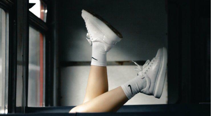 Ο πιο εύκολος και γρήγορος τρόπος για να καθαρίσεις τα αθλητικά σου παπούτσια