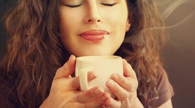 Πόσο καφέ να πίνετε τη μέρα για να εξασφαλίσετε κορυφαίες επιδόσεις στη δουλειά