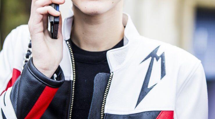 Coloured Lens: Αυτό είναι το trend στα γυαλιά ηλίου φέτος