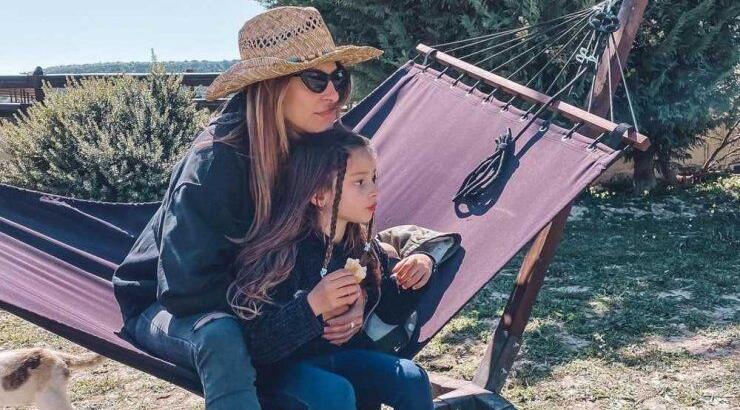 Κωνσταντίνα Ευριπίδου: Πρωινή γυμναστική πλάι – πλάι με την κόρη της, Αριάδνη! [βίντεο]