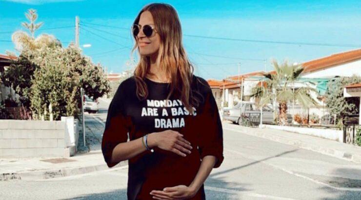 Τρία στιλιστικά tips για άνετα maternity looks που μάθαμε από την Κωνσταντίνα Ευριπίδου