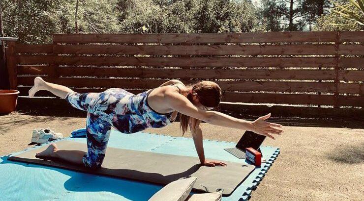 Κωνσταντίνα Ευριπίδου: Κάνει yoga στον 8ο μήνα της εγκυμοσύνης της [εικόνες & βίντεο]