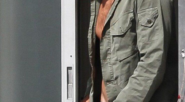 Αυτός που θέλουν οι γυναίκες κυκλοφορεί με… ροζ ρόλεϊ!