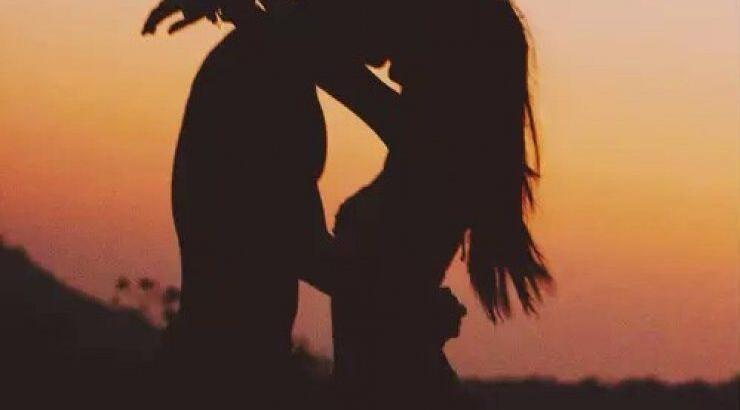 Από το "Like" στην παραλία και απ’ εκεί στο "In a relationship"