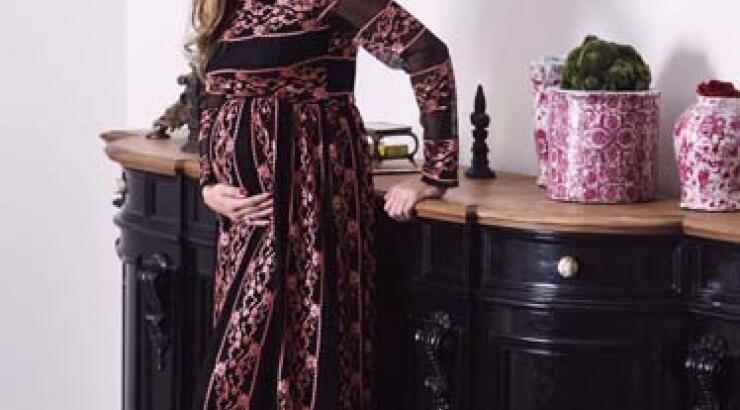 Κωνσταντίνα Ευριπίδου: Η φωτογραφία με τα δώρα και το παιδικό καροτσάκι!