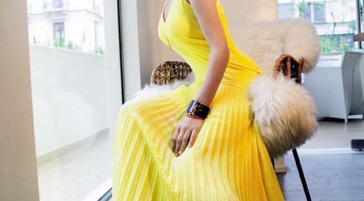 Ζέτα Μακρυπούλια: Πιο σέξι από ποτέ ποζάρει με εσώρουχα σε στύλο!