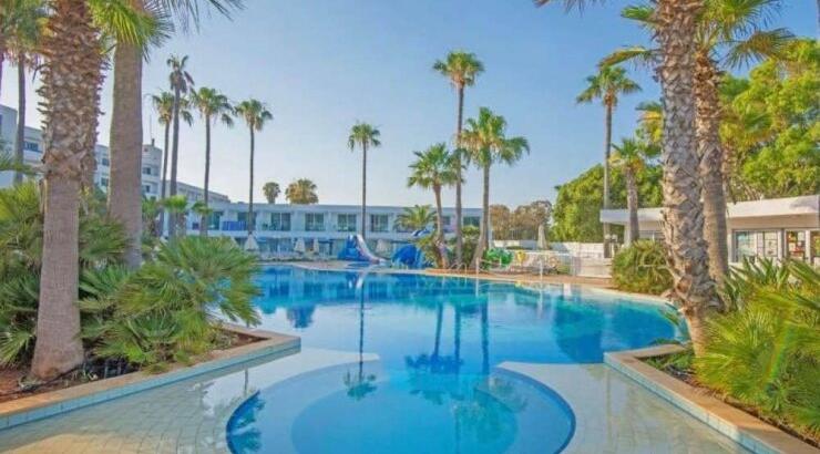 Dome Beach Hotel: Ο απόλυτος προορισμός διακοπών για το φετινό καλοκαίρι