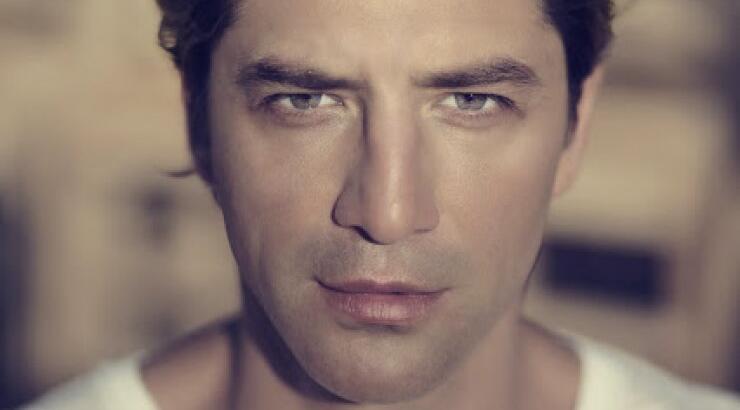 Σάκης Ρουβάς: Το αγοράκι που του άλλαξε τη ζωή 