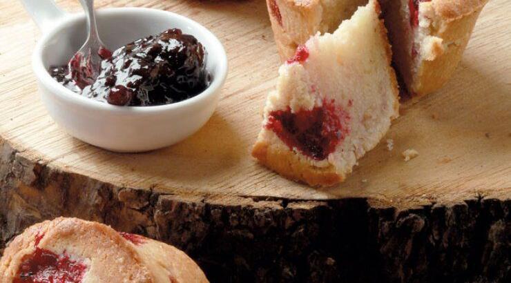 Cupcakes με κόκκινα φρούτα