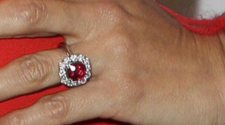 Δείτε ποια ηθοποιός λέγεται ότι παντρεύεται το Σαββατοκύριακο!