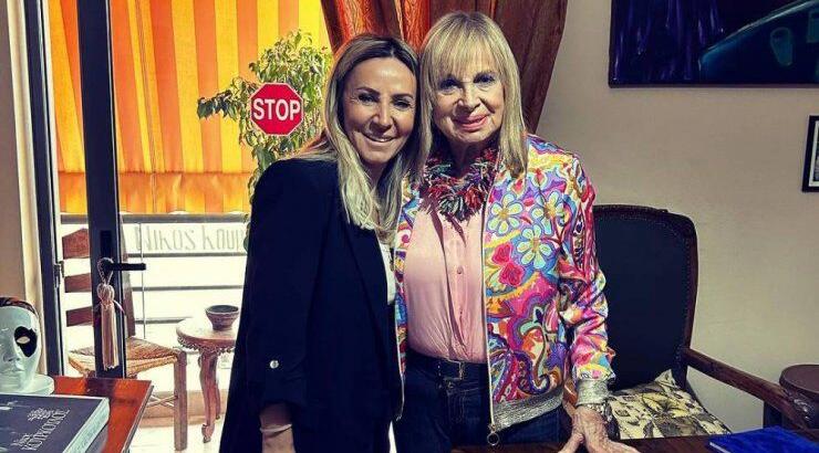 Η Άννα Φόνσου υποδέχθηκε τη Γιώτα Δαμιανού στο “Σπίτι Του Ηθοποιού” [βίντεο]