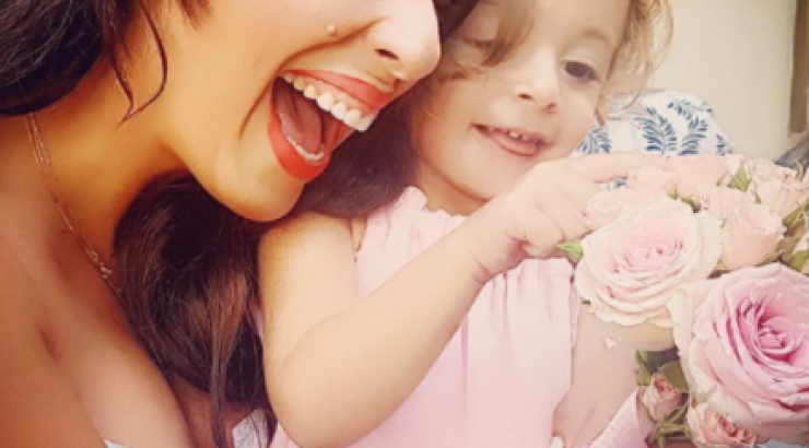 Λιώσαμε! Η κόρη της Δανάης Χρήστου πήρε το μικρόφωνο και…