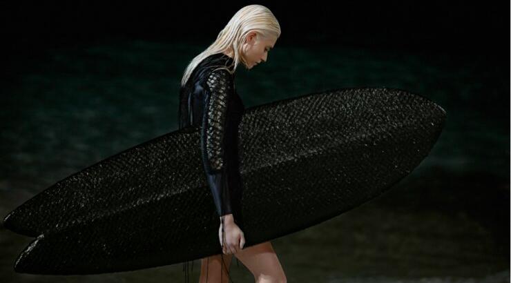 Η συλλογή Osklen είναι επενδυμένη με δέρμα ψαριού για να σταματήσει η υπερχρήση βοοειδών