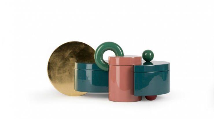 Ξύλινα κουτιά με την μέθοδο Urushi αποκτούν τέλεια γυαλάδα