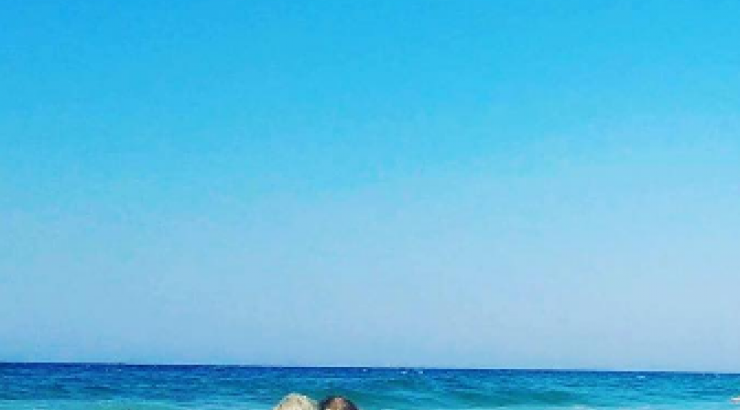 Εστεμμένη Ελληνίδα αναστατώνει το instagram με τις καυτές της πόζες! [εικόνες]