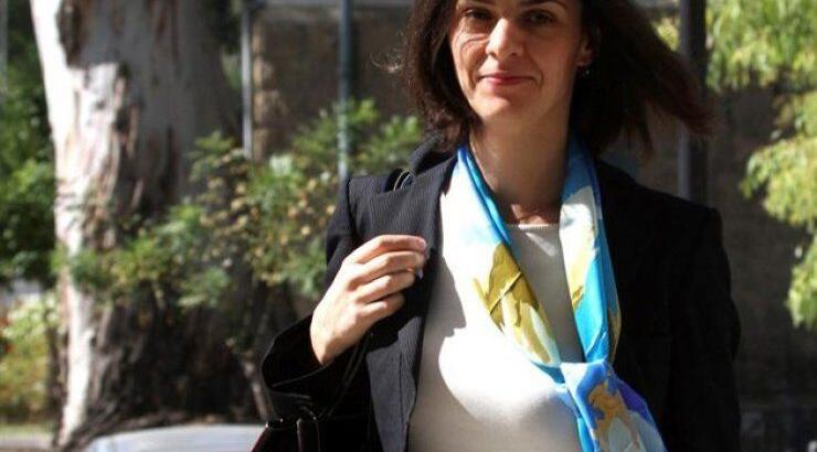 Ποια είναι στ