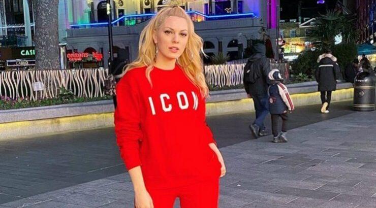 H Δήμητρα Μακρυγιάννη σε μια εντυπωσιακή casual chic εμφάνιση