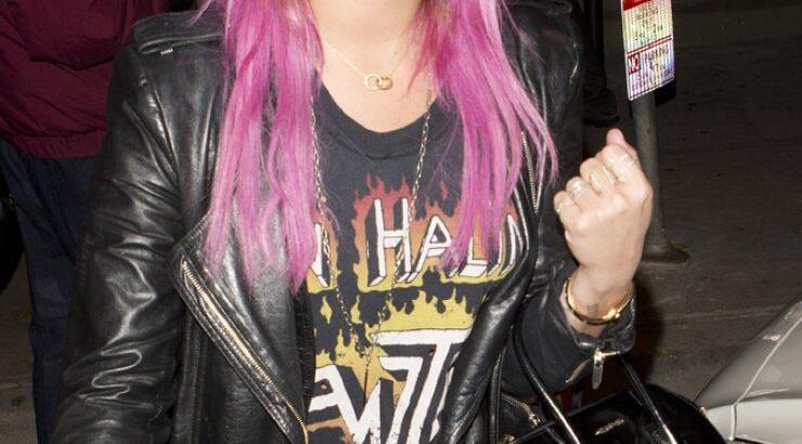 Τα έβαψε…φούξια! Δείτε ποια διάσημη τραγουδίστρια 