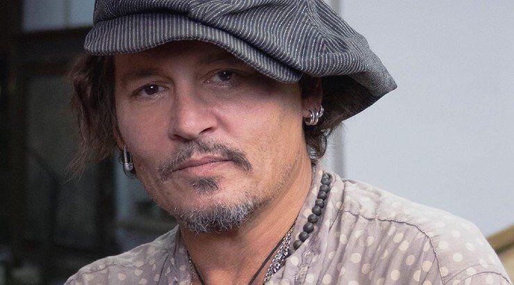 Johnny Depp: Λύθηκε το μυστήριο σχετικά με την κοκκινομάλλα που βρέθηκε στο πλευρό του!