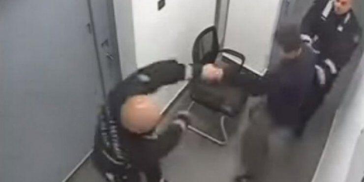 Στο δικαστήριο η υπόθεση ξυλοδαρμού πολίτη σε κρατητήρια 