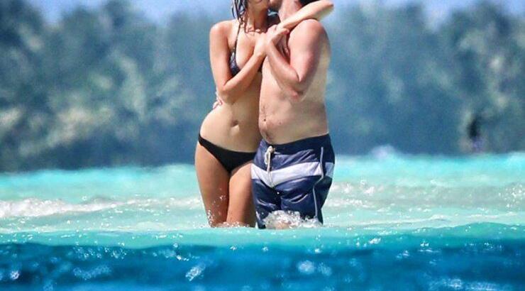 Leonardo Di Caprio: Φιλιά και αγκαλιές στην παραλία με την αγαπημένη του [εικόνες]