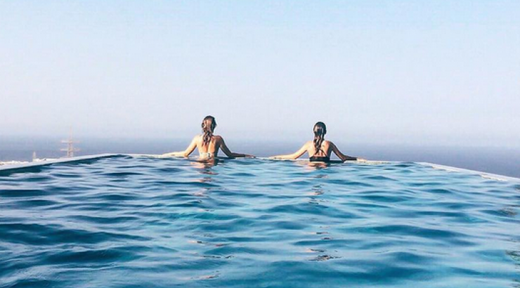 Ποιες Ελληνίδες ηθοποιοί κάνουν διακοπές στον Πρωταρά;