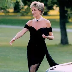 Πριγκίπισα Diana: Σε δημοπρασία το ιστορικό αυτοκίνητο της εμβληματικής εμφάνισης με το “φόρεμα της εκδίκησης”