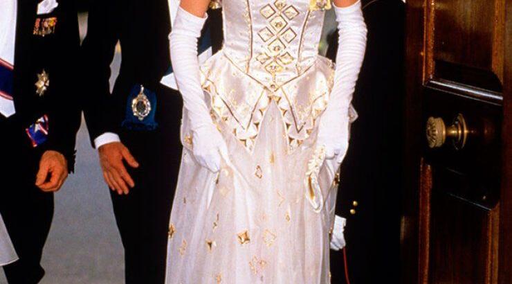 Ποιος αγόρασε το φόρεμα της Diana; 