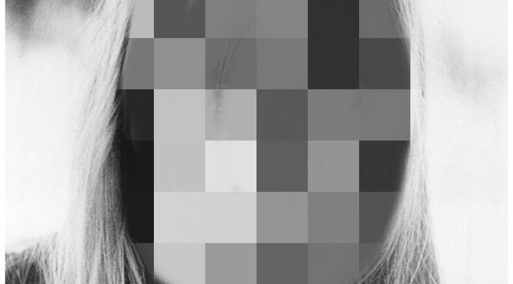 Διάσημη τραγουδίστρια νοσηλεύεται στην εντατική