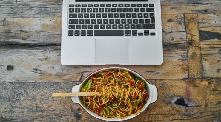 Τηλεργασία και διατροφή: Τι πρέπει να προσέχουμε