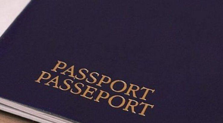 Δεν ταξίδεψε επειδή ο γιος του ζωγράφισε το διαβατήριο 