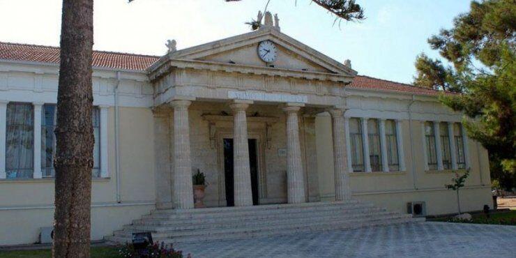 Εμπρησμός στο Δημαρχείο Πάφου με το καλημέρα