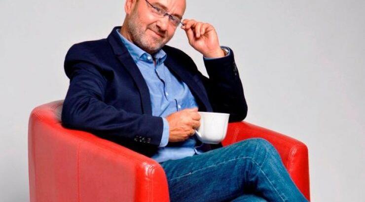 Όταν ο Αντρέας Δημητρόπουλος έστειλε τις ευχές τους στους παρουσιαστές της "απέναντι" εκπομπής