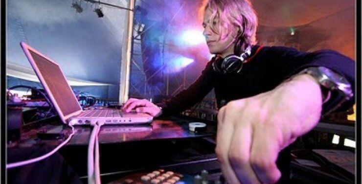 O James Zabiela στο Wharehouse