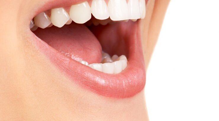 Yγιή και λευκά δόντια το καλοκαίρι [βίντεο]