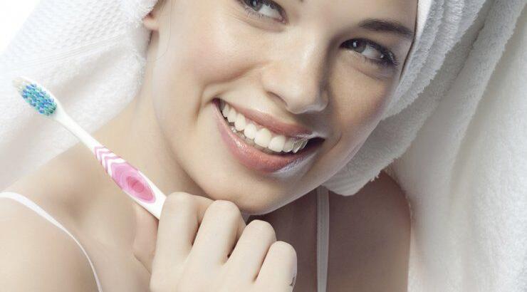 Ο λόγος που οι περισσότεροι δεν πλένουν τα δόντια τους το βράδυ!