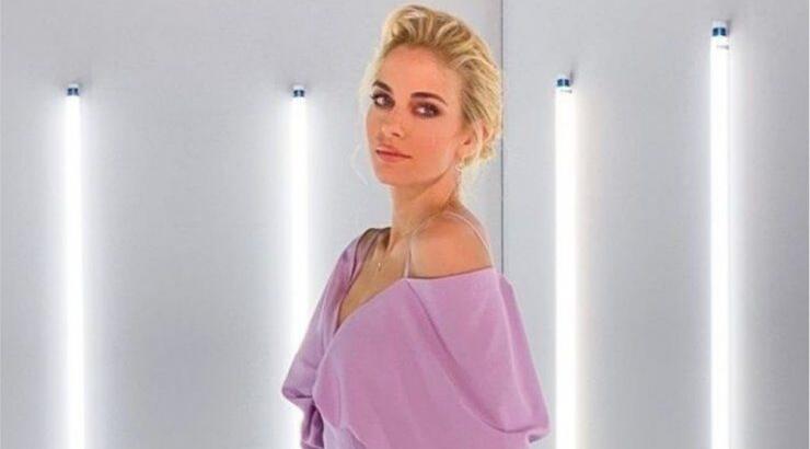 Η Νομικού ανακοίνωσε την εγκυμοσύνη στην εκπομπή "Super Makeover"