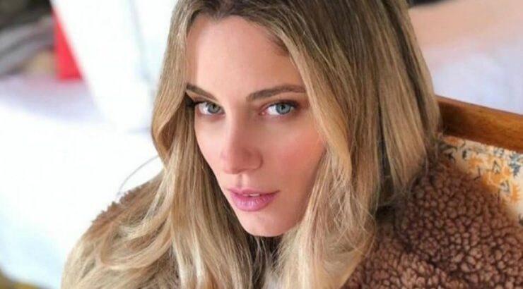 Δούκισσα Νομικού: Ποζάρει με μαγιό και φουσκωμένη κοιλίτσα, λίγο πριν γίνει μαμά για δεύτερη φορά!